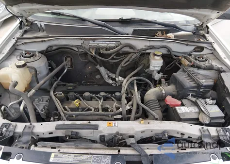 2011 Mazda Tribute I Sport z USA, uszkodzony, nr VIN 4F2CY0C77BKM04936